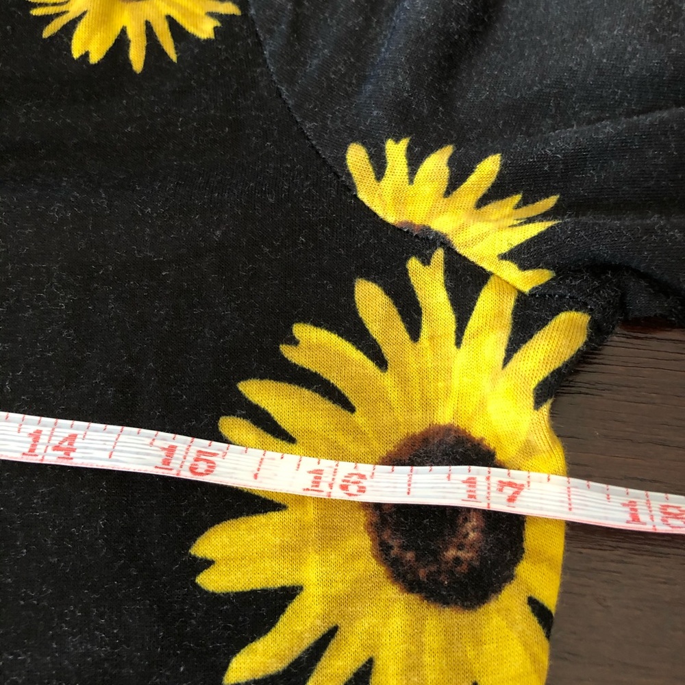 Rue 21 black sunflower half sleeve  top XL - Picture 3 of 4
